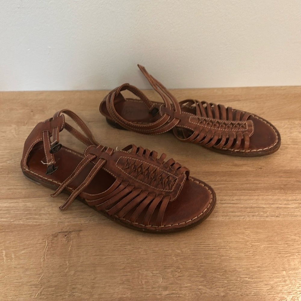 EUC Frye Kayla Huarache Sandals Brown Leather Strappy Flat - Picture 2 of 6